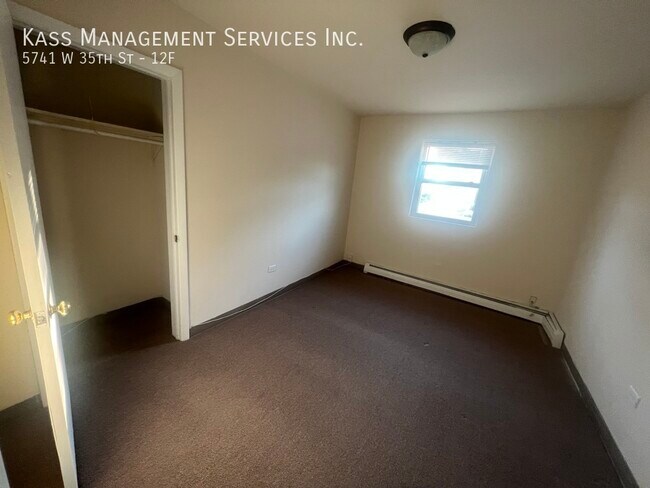 Foto del edificio - 5741 W 35th St