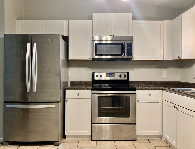 Foto del edificio - 2 Bed 2 Bath Duplex for Rent