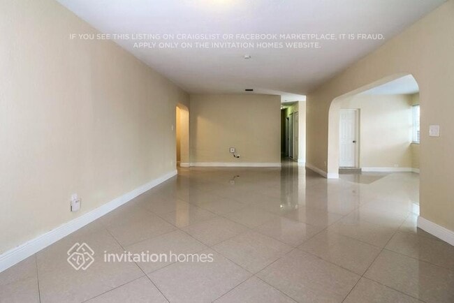 Building Photo - 5660 W 9th Ct