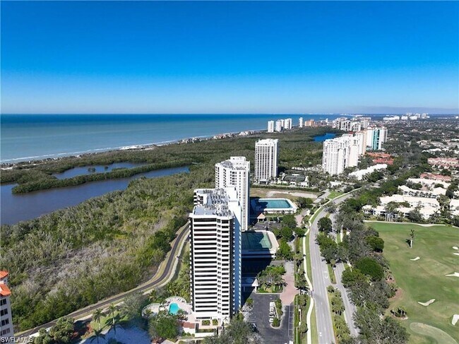 Foto del edificio - 6825 Grenadier Blvd