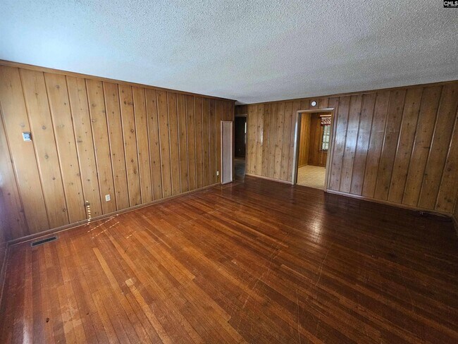 Foto del edificio - 1507 Brennen Rd