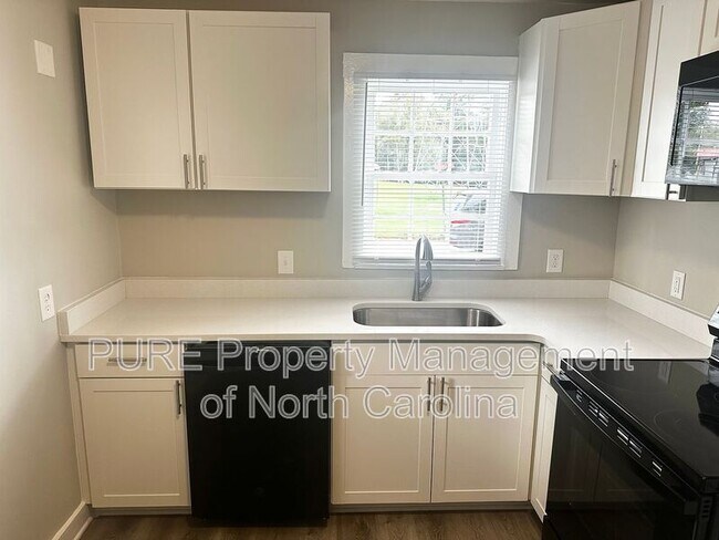 Foto del edificio - 903 Holt St