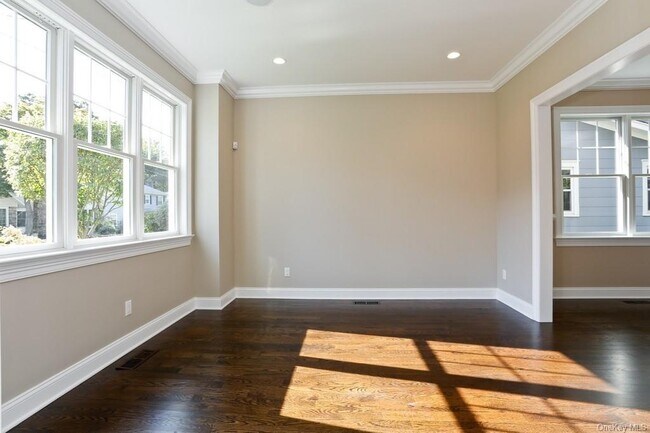 Foto del edificio - 80 Elmwood Ave