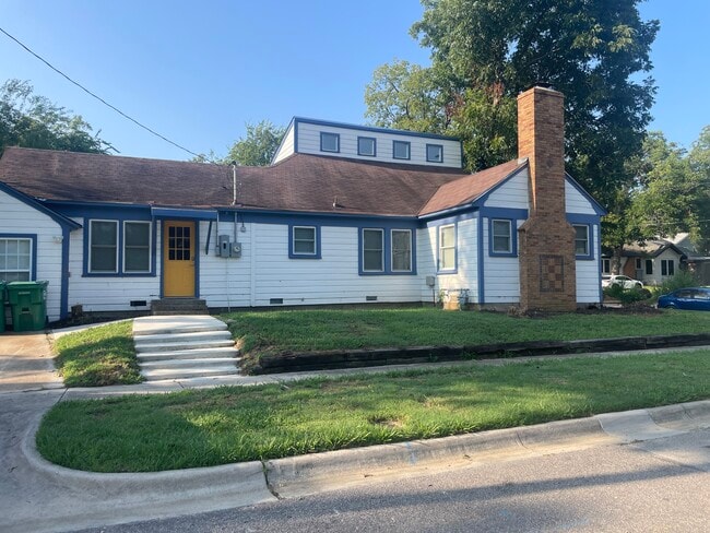 Building Photo - 310 Amarillo St