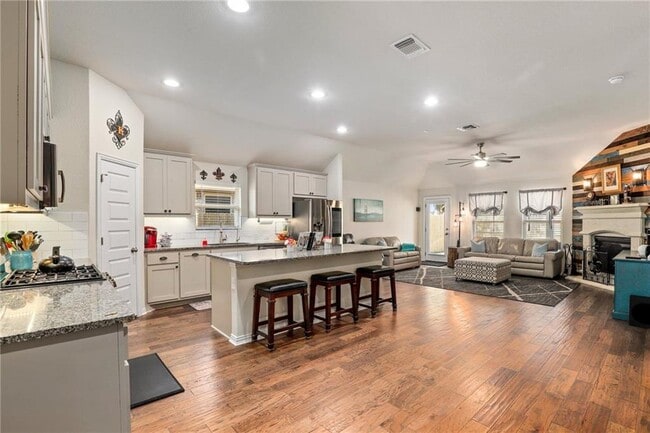 Foto del edificio - 4130 Kingsley Ave