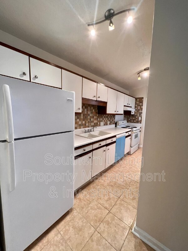 Foto del edificio - 7368 Rose Terrace Ct