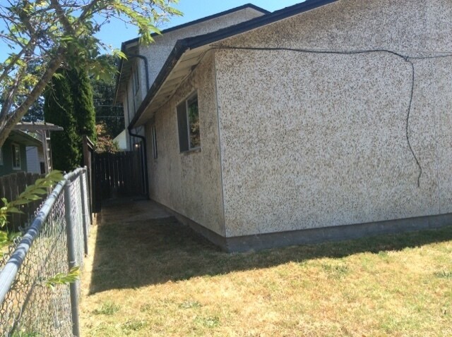 Building Photo - 670w13
