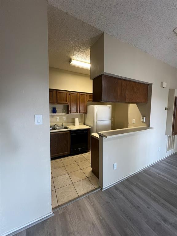 Building Photo - 17417 Red Oak Dr