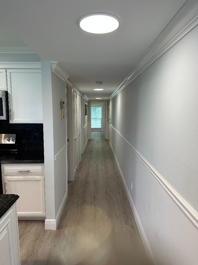 Building Photo - 290 Cypress Point Dr