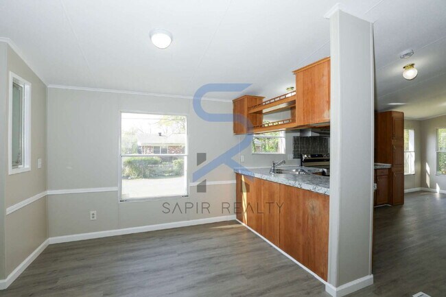 Building Photo - Pet-Friendly & All-Electric – 3 Beds • 2 Baths in Center Hill