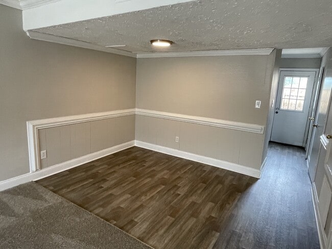 Building Photo - 7906 Oak Meadow Ct