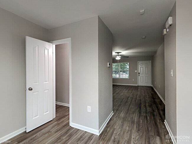 Building Photo - 1404 River Run Rd