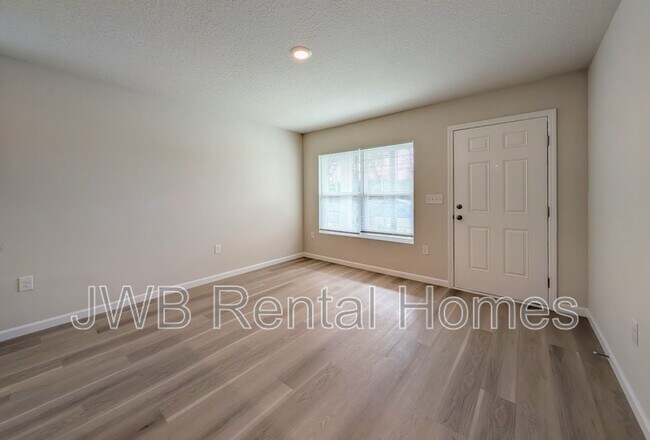 Foto del edificio - 1499 Logan St