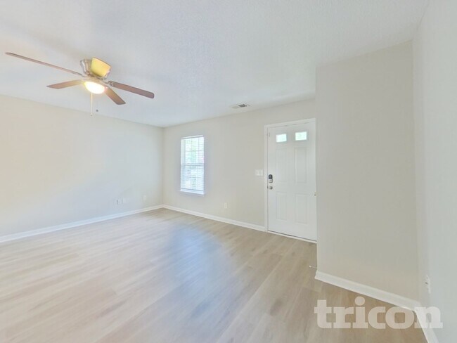 Foto del edificio - 381 Valley Heights Ln