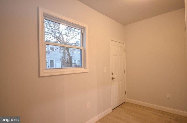 Foto del edificio - 1104 Queen St NE