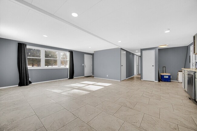 Foto del edificio - 2322 W Loves Ln