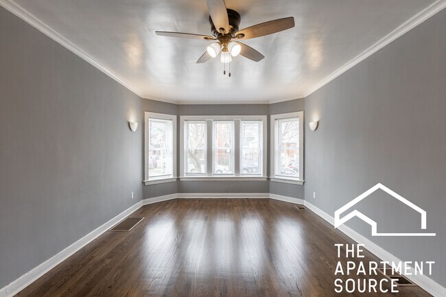 Foto del edificio - 2301 N Lowell Ave