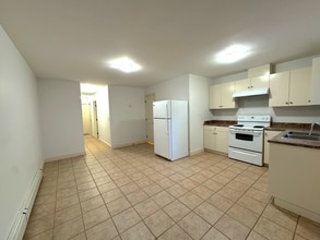 Building Photo - 14868 72 Av
