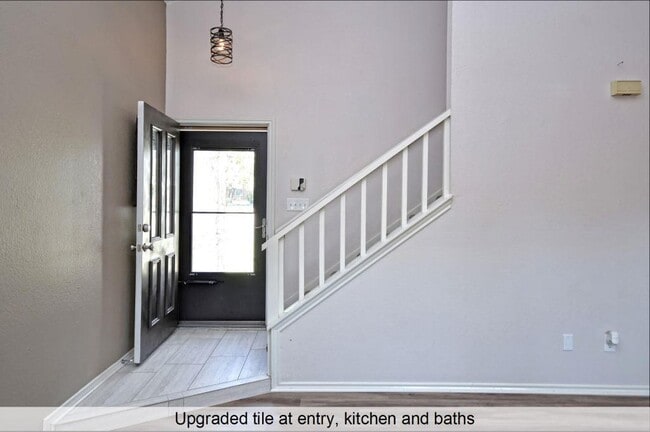 Building Photo - 16115 Windermere Dr