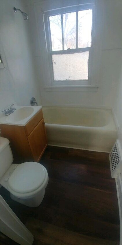 Primary Photo - 1222 N Ellis St