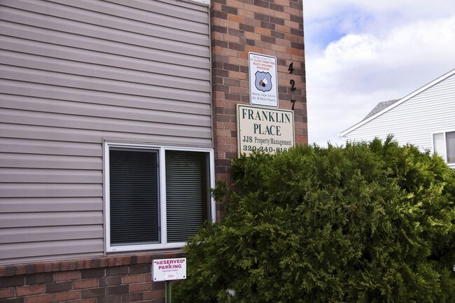 Foto del edificio - 427 33rd Ave N 303