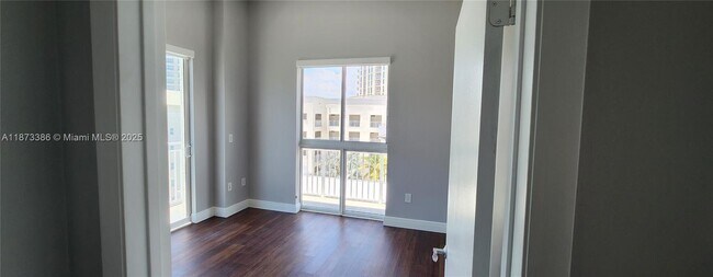 Foto del edificio - 7280 SW 90th St