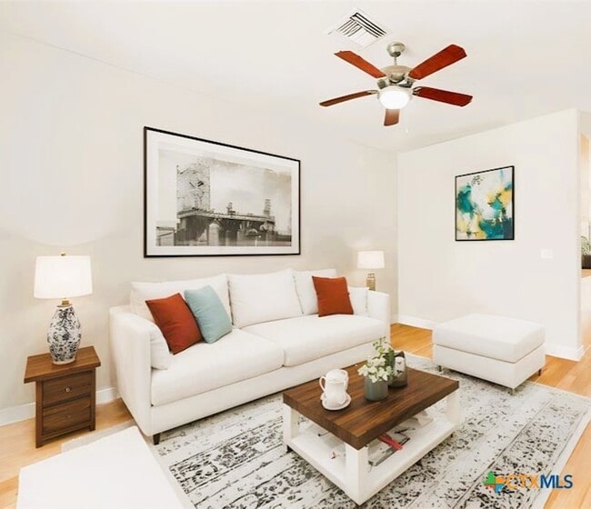 Foto del edificio - 13420 LYNDHURST St