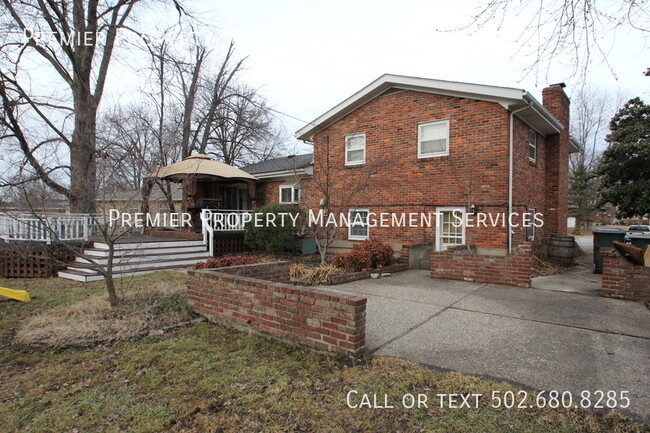 Foto del edificio - Multilevel home in J'town!