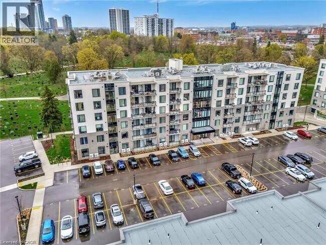 Building Photo - 107 Roger St