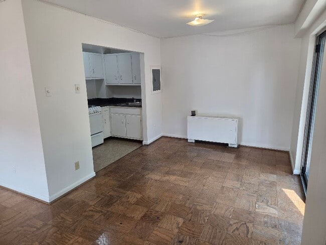 Interior Photo - Robin Towers