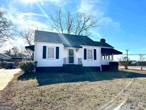Building Photo - 1472 Beatty St