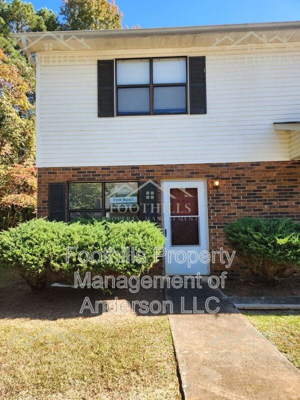 Primary Photo - 108 Woodland Dr