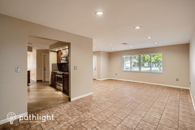 Building Photo - 1601 Gulf Road, Tarpon Springs, FL, 34689