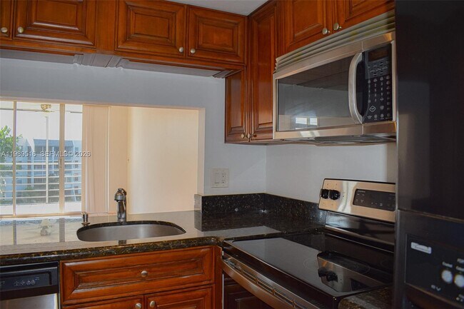 Foto del edificio - 9230 Lagoon Pl