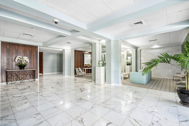 Building Photo - 2860 S Ocean Blvd