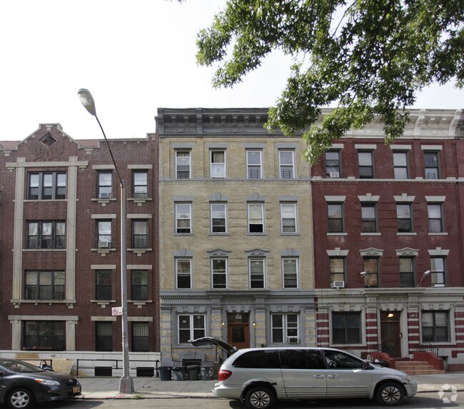 Building Photo - 926 Prospect Place