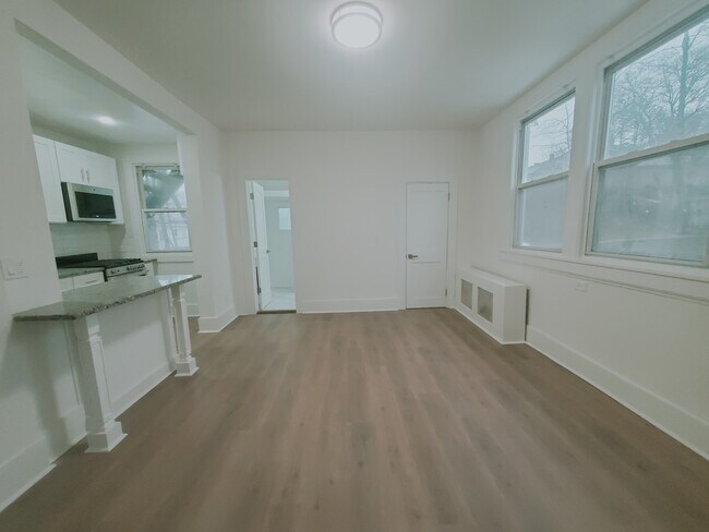 Foto del edificio - 82 Lindale St