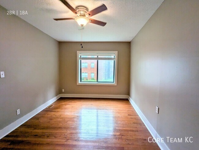 Foto del edificio - Two bedroom with balcony in West Plaza