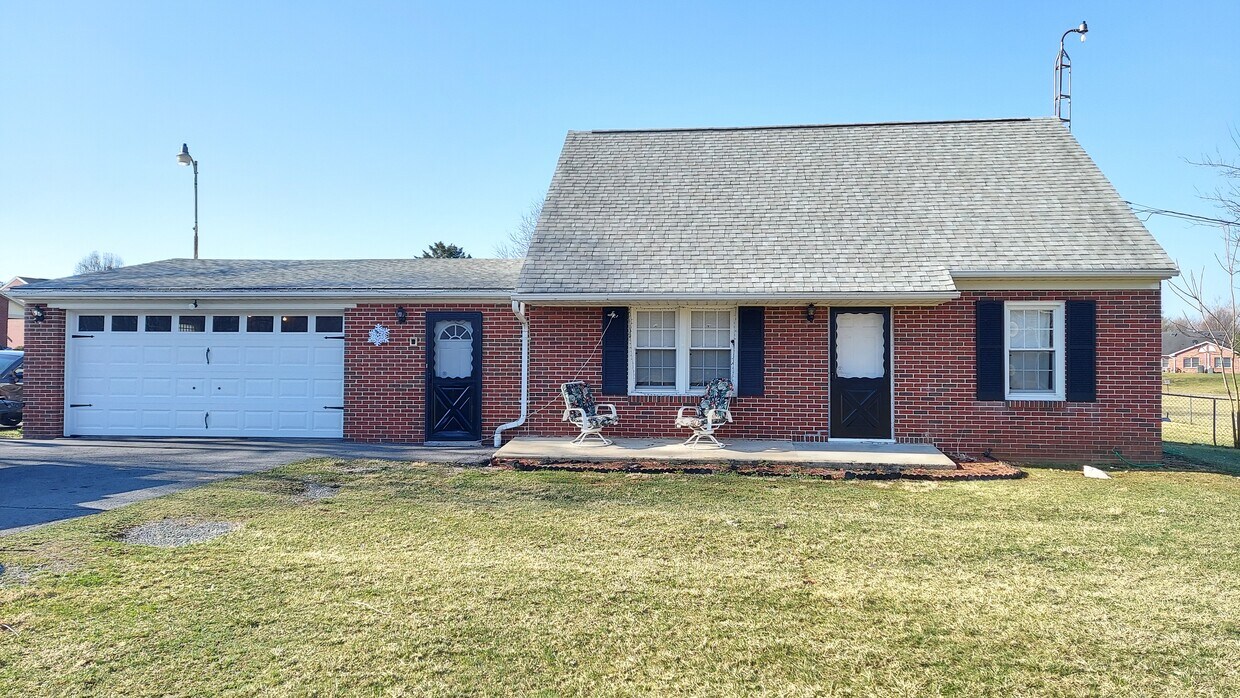 1343 Mt Aetna Rd, Hagerstown, MD 21742 House for Rent in Hagerstown, MD