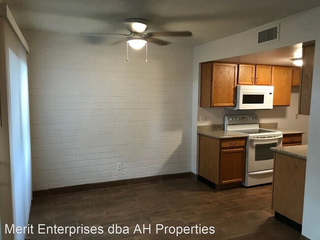 Building Photo - 2 br, 1.5 bath House - 8562 E ROOSEVELT ST