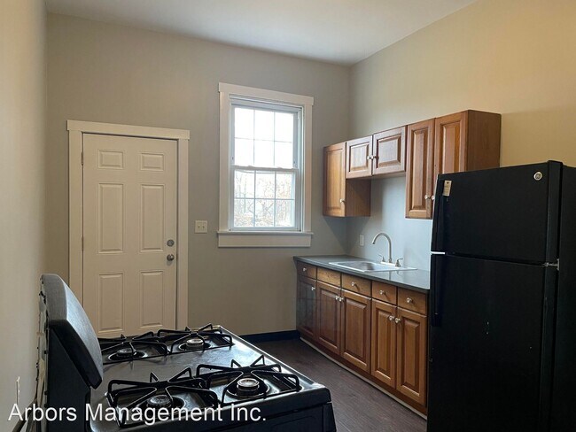 Foto del edificio - 3 br, 1 bath House - 524 W. Burgess Street