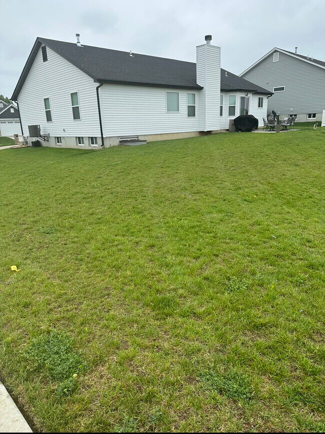 Building Photo - 1047 Timber Bluff Dr