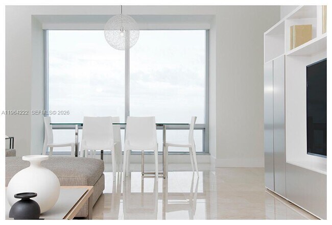 Building Photo - 1425 Brickell Ave