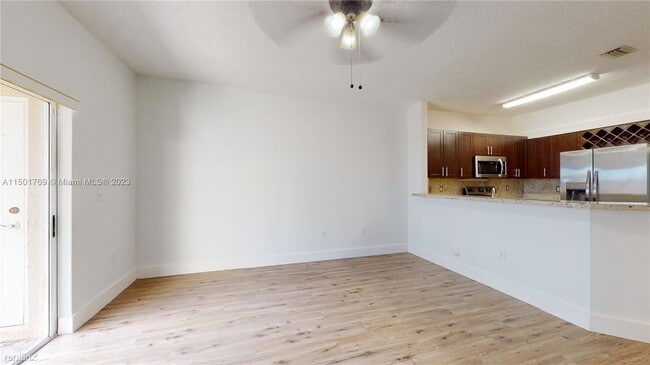Building Photo - 3 br, 2.5 bath House - 2207 SE 25th Ave