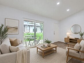 Building Photo - 1301 Hollow Creek Dr