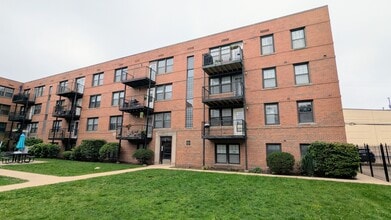 Building Photo - 5232 N Campbell Ave