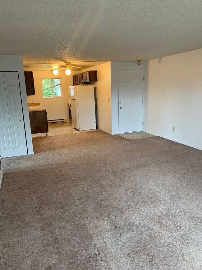 Building Photo - 2 br, 1 bath House - 9745 SW Lookout Terra...