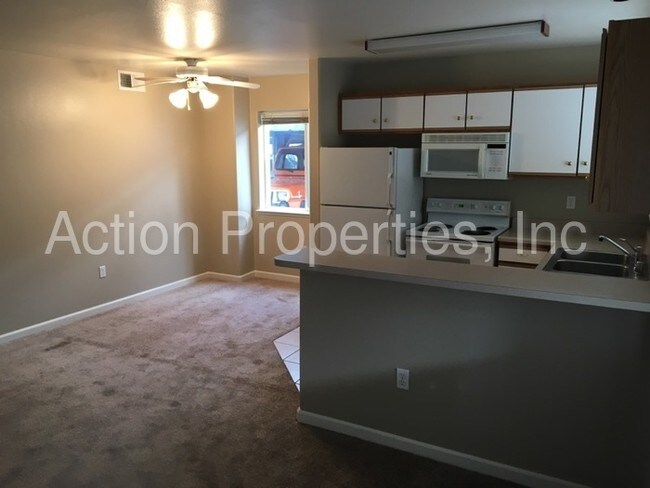 Building Photo - 835 H St