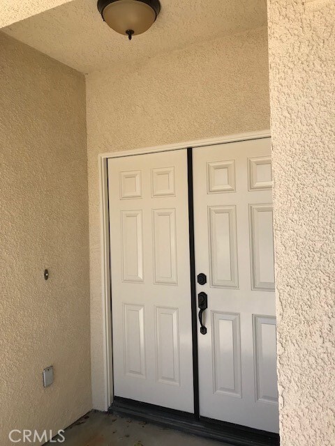 Building Photo - 42864 Fairlee Dr