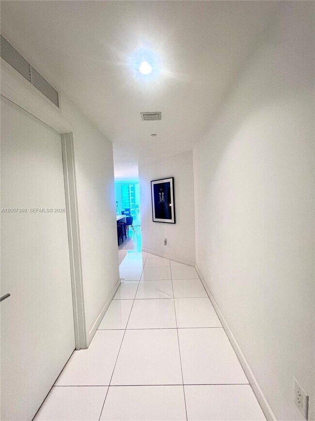 Foto del edificio - 851 NE 1st Ave